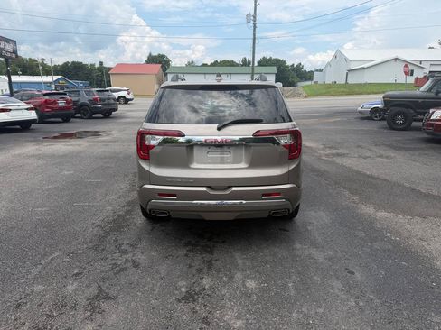 Used 2023 GMC Acadia Denali w/ Denali Ultimate Package FWD image 4