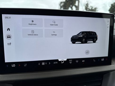 New 2026 Ford Explorer Active RWD image 28