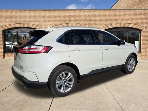 Used 2020 Ford Edge SEL w/ Convenience Package image 3
