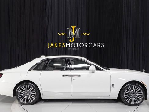 Used 2022 Rolls-Royce Ghost w/ Ghost Package AWD/4WD image 14