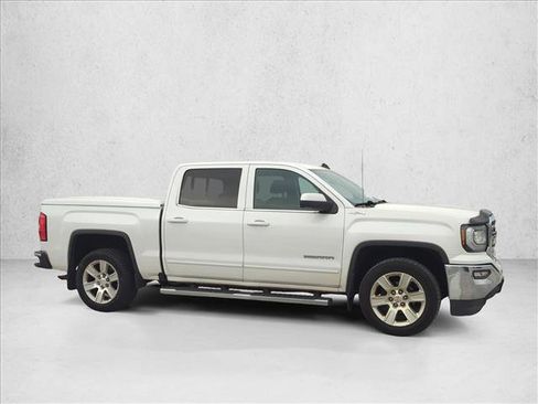 Used 2017 GMC Sierra 1500 SLE image 4