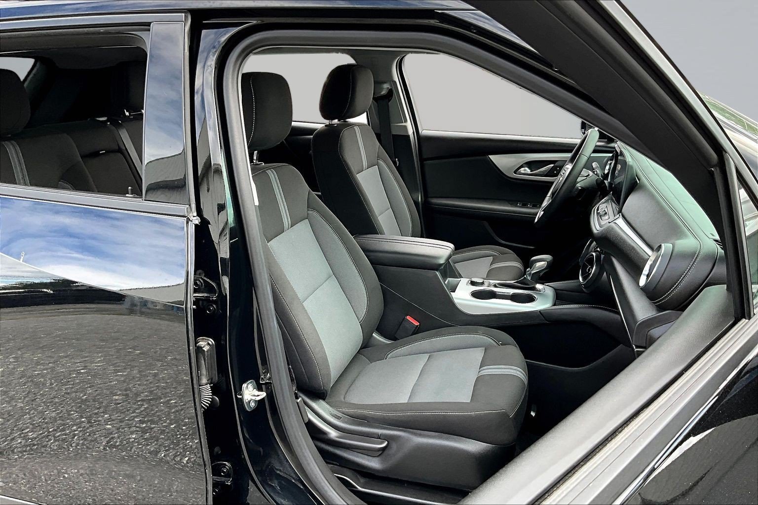 Used 2026 Chevrolet Blazer LT FWD image 25