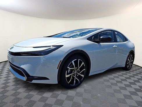 New 2026 Toyota Prius Plug-In Hybrid FWD image 3