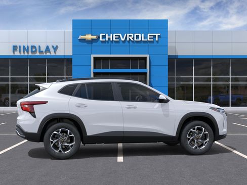 New 2026 Chevrolet Trax LT FWD image 5