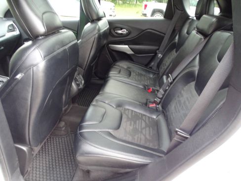 Used 2022 Jeep Cherokee 4WD Latitude Lux image 32