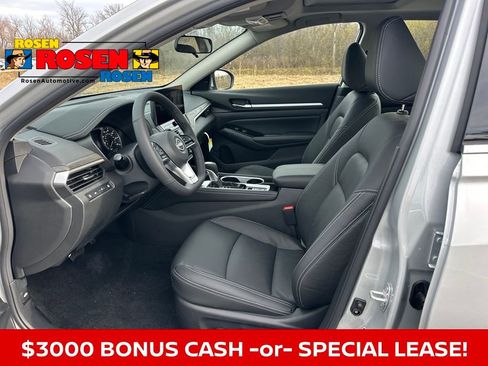 New 2025 Nissan Altima 2.5 SL image 9