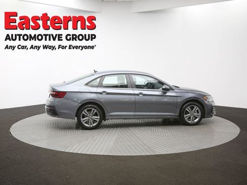 Used 2024 Volkswagen Jetta SE image 41