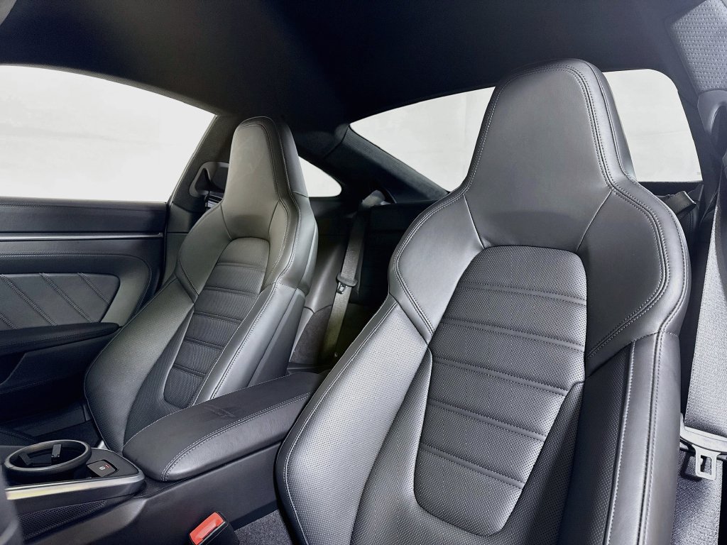 Certified 2023 Porsche 911 Sport Classic RWD image 5