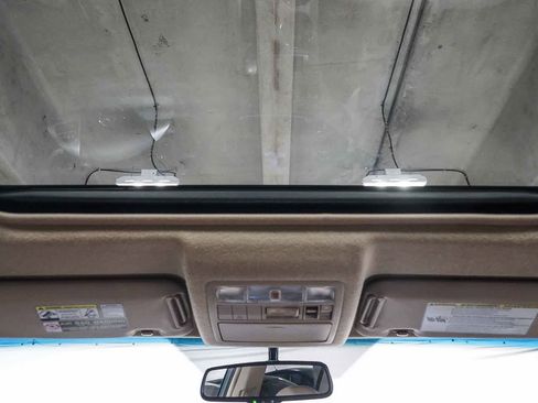 Used 2013 Toyota Highlander SE image 16