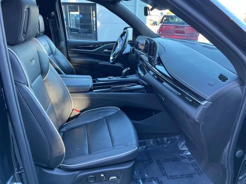 Used 2023 Cadillac Escalade ESV Sport w/ Touring Package image 8