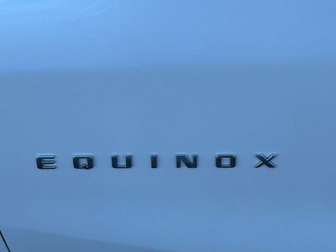 Used 2019 Chevrolet Equinox LT w/ Sun & Navigation Package image 10