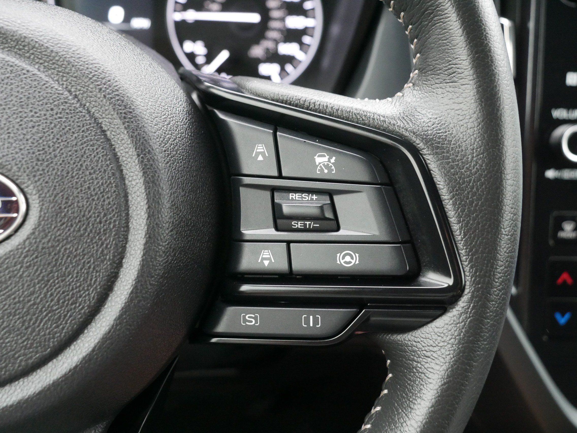 Certified 2025 Subaru Forester Premium AWD/4WD image 30