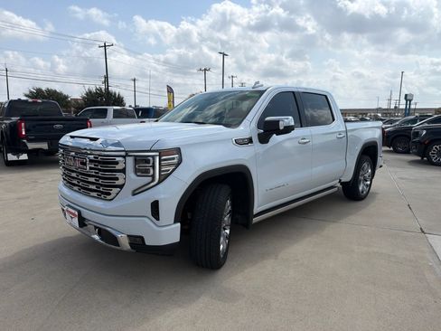 Used 2026 GMC Sierra 1500 Denali AWD/4WD image 3