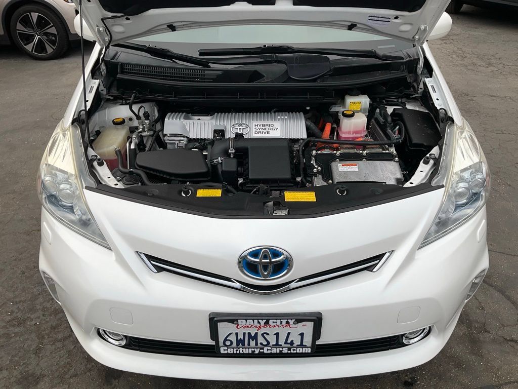 Used 2012 Toyota Prius V Five FWD image 8