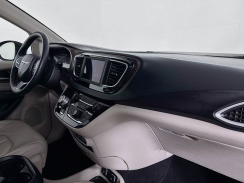 Used 2021 Chrysler Voyager Lxi FWD image 53