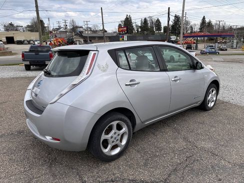 Used 2012 Nissan Leaf SL FWD image 4