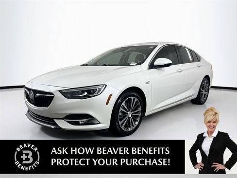 Used 2018 Buick Regal Essence w/ Driver Confidence Package #1 FWD image 1