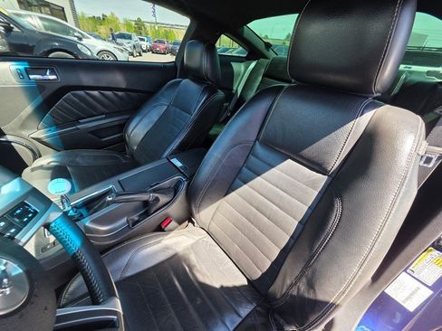 Used 2010 Ford Mustang GT image 10