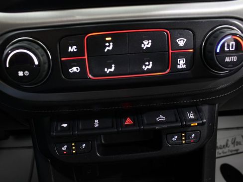 Used 2016 GMC Canyon SLT w/ Driver Alert Package image 39