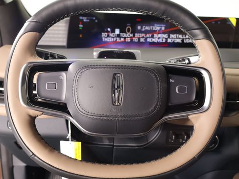 New 2026 Lincoln Navigator Black Label AWD/4WD image 3