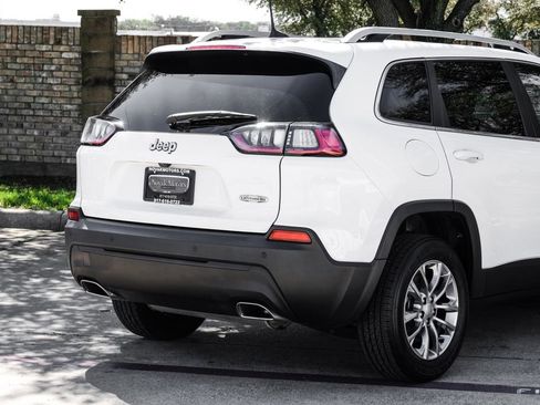 Used 2021 Jeep Cherokee Latitude Lux w/ Comfort/Convenience Group image 16