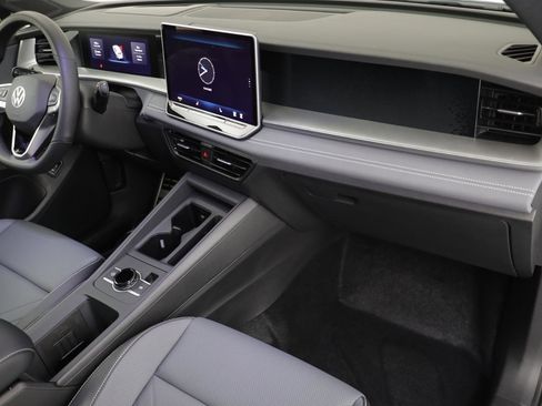 New 2026 Volkswagen Tiguan SE R-Line image 19