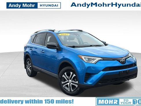 Used 2017 Toyota RAV4 LE image 1