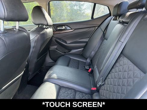 Used 2017 Nissan Maxima Platinum FWD image 7