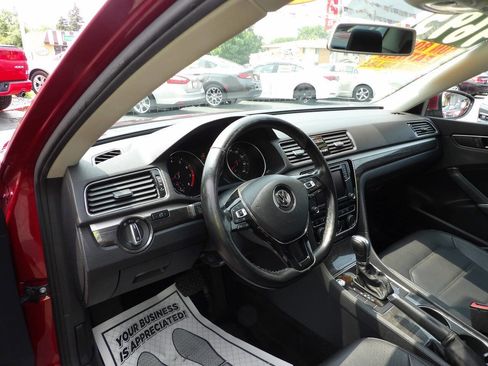 Used 2018 Volkswagen Passat 2.0T SE image 6