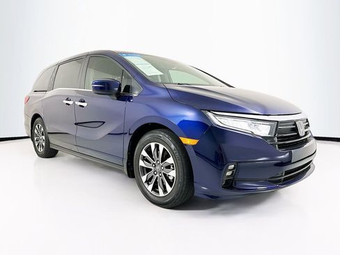 Certified 2024 Honda Odyssey EX-L image 3