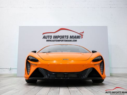 Used 2023 McLaren Artura RWD image 34