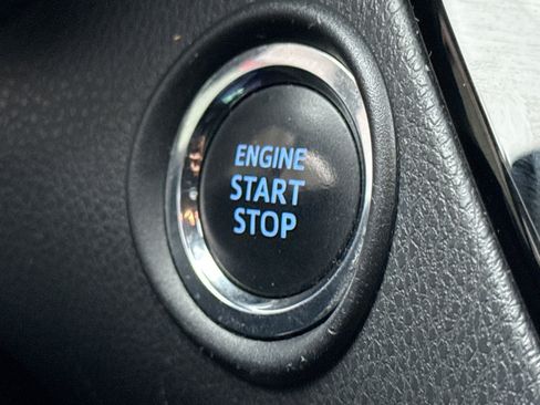 Used 2021 Toyota C-HR XLE FWD image 19