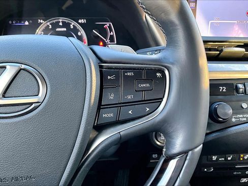 Used 2019 Lexus ES 350 w/ Luxury Package image 22