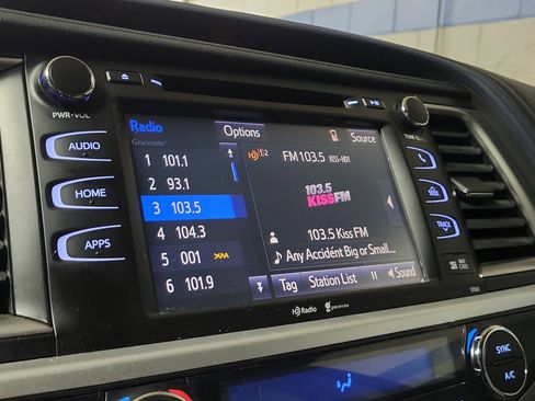 Used 2014 Toyota Highlander XLE image 32