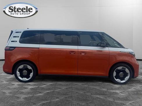 Used 2025 Volkswagen ID. Buzz Pro S Plus AWD/4WD image 6