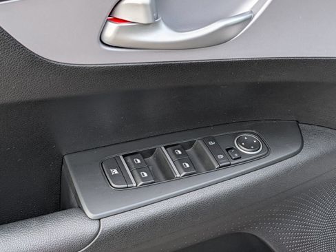 Used 2024 Kia Forte LXS w/ LXS Technology Package FWD image 20