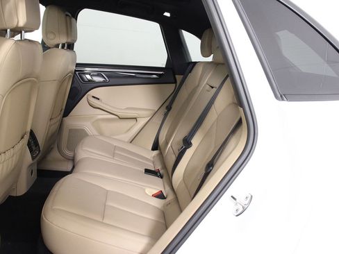 New 2026 Porsche Macan image 18