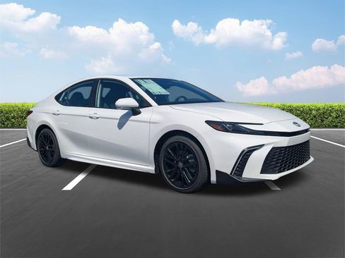 New 2026 Toyota Camry SE FWD image 2