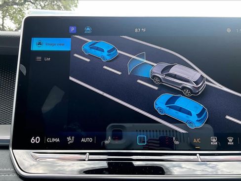 New 2026 Volkswagen Tiguan SE R-Line FWD image 18