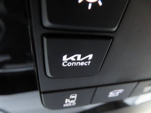 Certified 2026 Kia Carnival EX FWD image 15