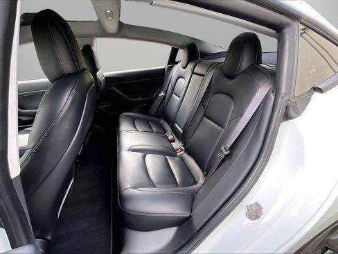 Used 2021 Tesla Model 3 Standard Range Plus RWD image 23