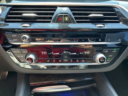 Used 2023 BMW M550i xDrive w/ Parking Assistance Package AWD/4WD image 31
