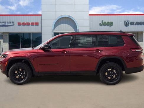 New 2025 Jeep Grand Cherokee L Altitude image 3