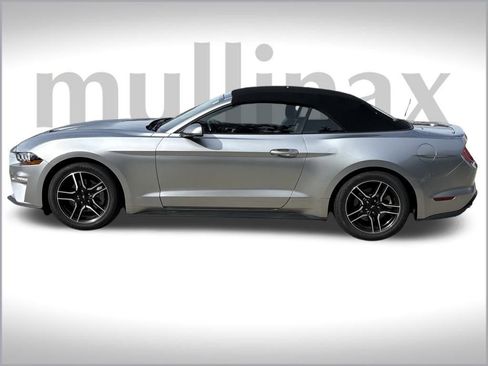 Used 2023 Ford Mustang Premium image 9