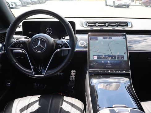 Used 2022 Mercedes-Benz S 500 4MATIC w/ AMG Line Package image 14