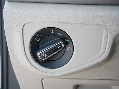 Used 2021 Volkswagen Atlas SEL image 24