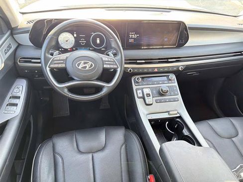 Used 2024 Hyundai Palisade SEL w/ Premium Package FWD image 9