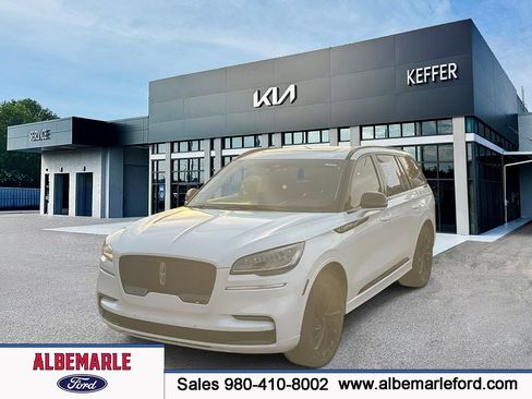 Used 2024 Lincoln Aviator Reserve w/ Equipment Group 201A AWD/4WD image 1