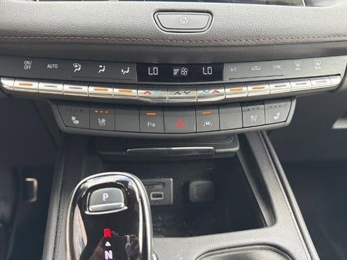 Certified 2023 Cadillac XT4 Sport AWD/4WD image 33