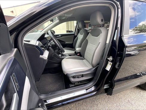 Certified 2022 Volkswagen Taos SE FWD image 25